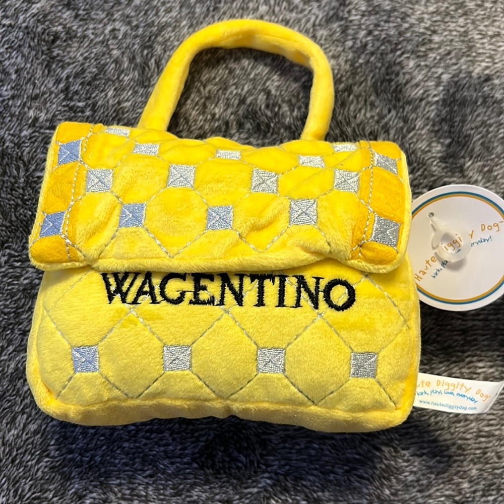 Dog Wagentino purse